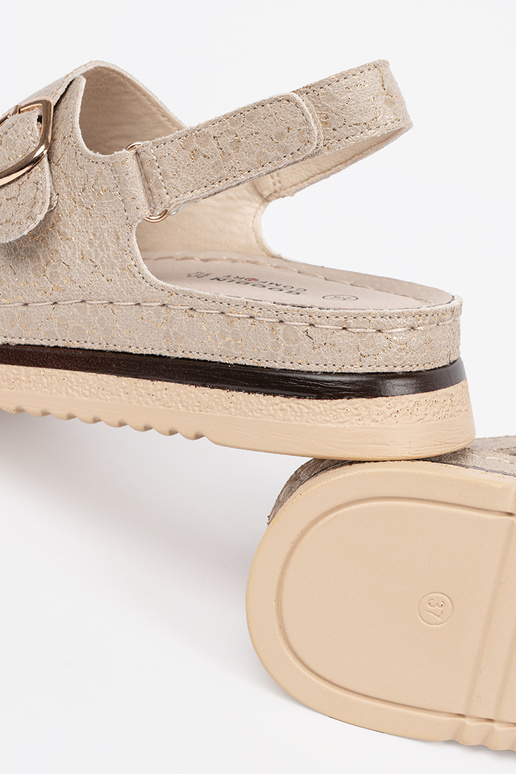 Zandkleurige sandalen met gouden... Zandkleurige sandalen met gouden...