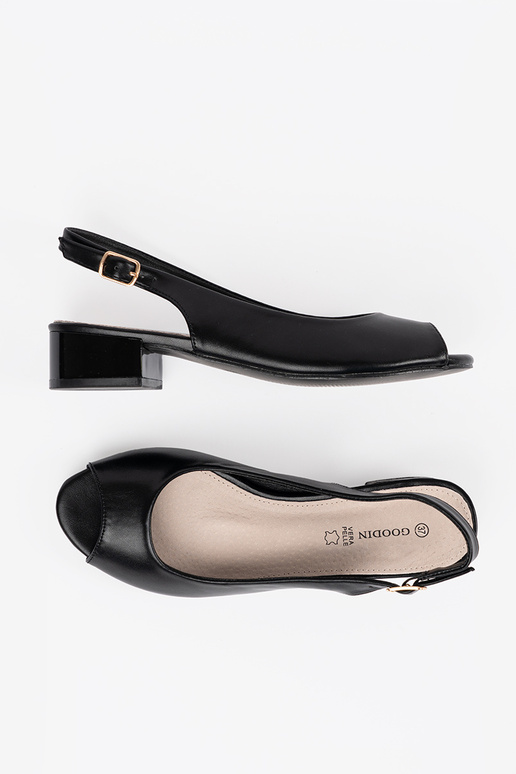 Zwarte elegante sandalen met lage hak Zwarte elegante sandalen met lage hak