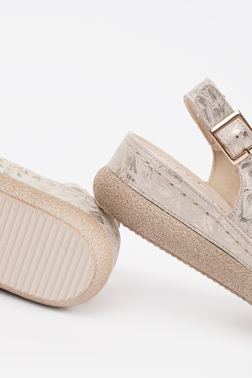 elfenbeinfarbene flache Sandalen mit... elfenbeinfarbene flache Sandalen mit...