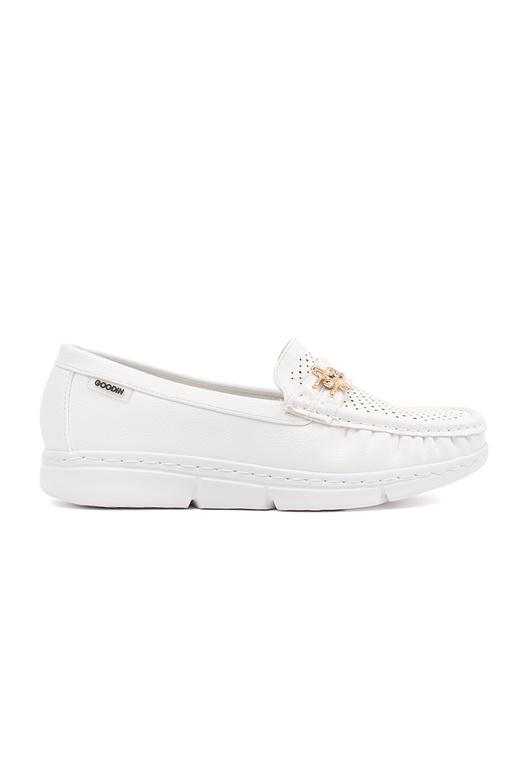 Elfenbeinfarbene durchbrochene Mokassins Elfenbeinfarbene durchbrochene Mokassins