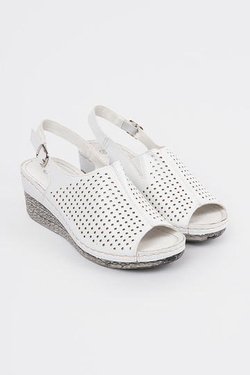 Witte sandalen 2