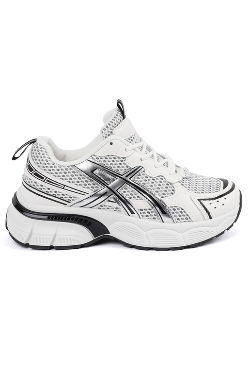 Baskets blanches et noires pour... Baskets blanches et noires pour...