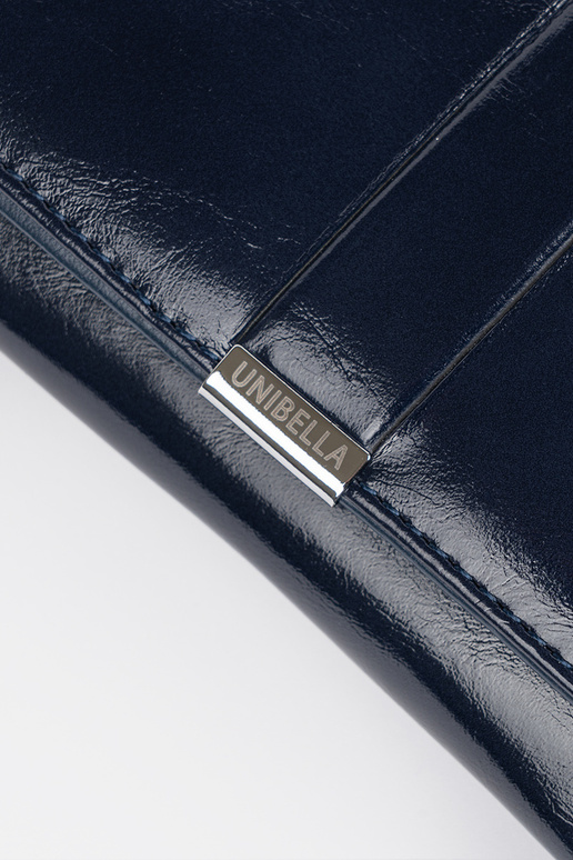 Donkerblauwe damesportemonnee van... Donkerblauwe damesportemonnee van...