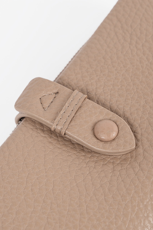 Ivory kleurige damesportemonnee met... Ivory kleurige damesportemonnee met...