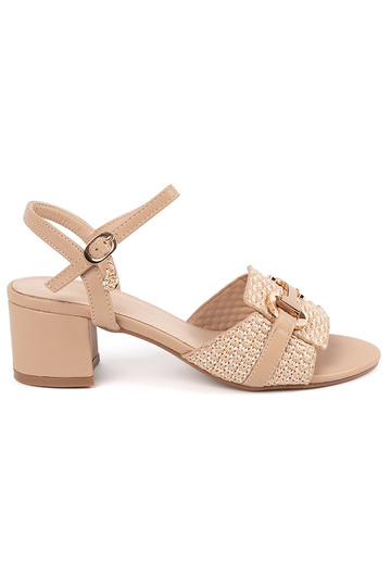 Dames sandkleurige sandalen...