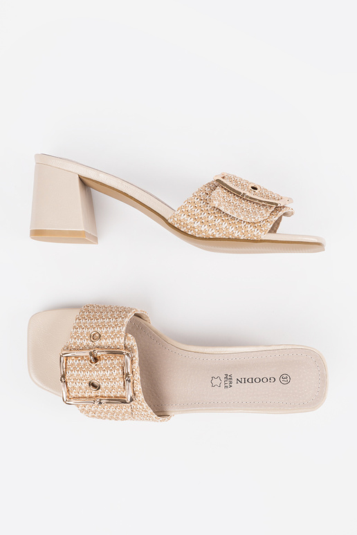 Dames zandkleurige slippers met hak... Dames zandkleurige slippers met hak...