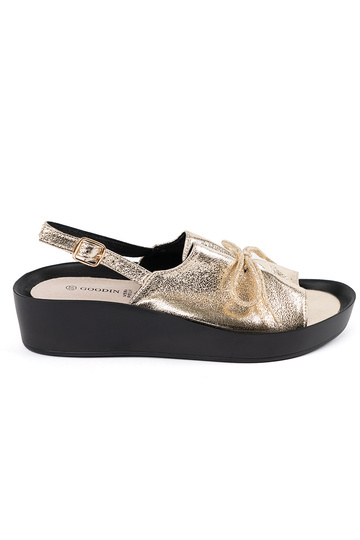 Sandales pour femmes dorées...