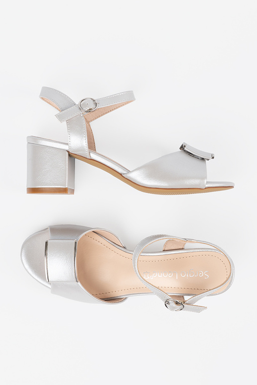 Goldfarbene Damen-Sandalen auf...