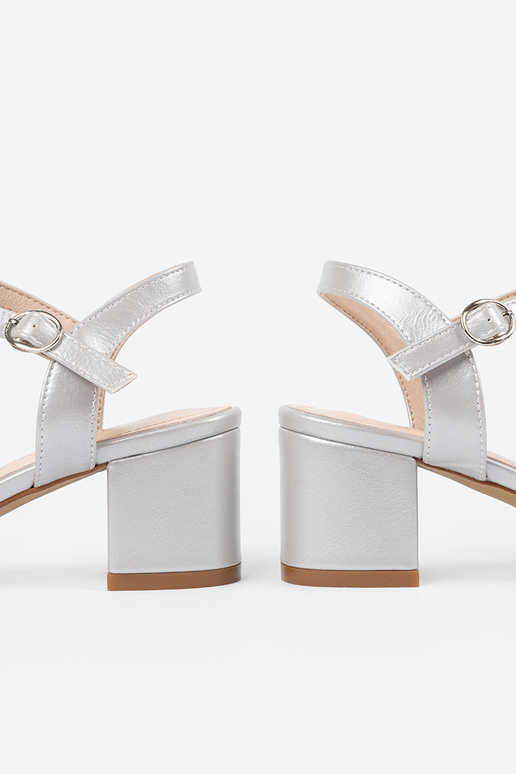 Goldfarbene Damen-Sandalen auf...