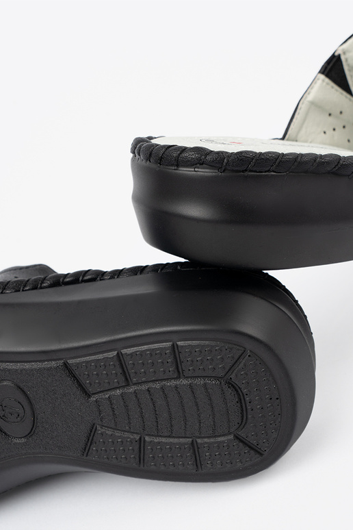 Slippers met leren inlegzolen in zwart