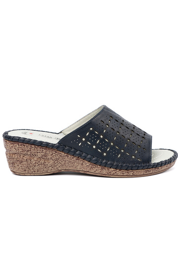 Dames slippers op platform...
