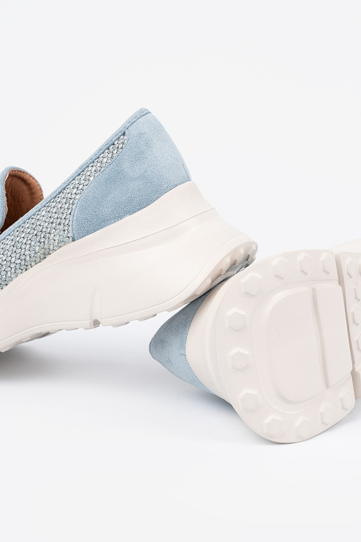 blauIn schoenen op een dikke zool blauIn schoenen op een dikke zool