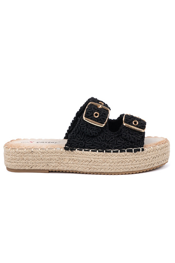 Slippers zInart gevlochten...