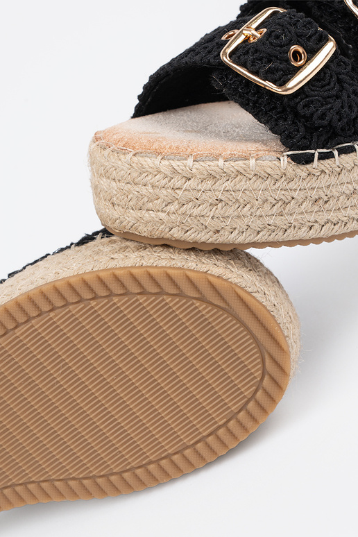 Slippers zInart gevlochten met... Slippers zInart gevlochten met...