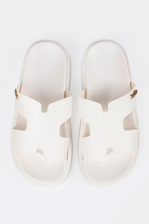 Chaussons femmes couleur blanche avec... Chaussons femmes couleur blanche avec...