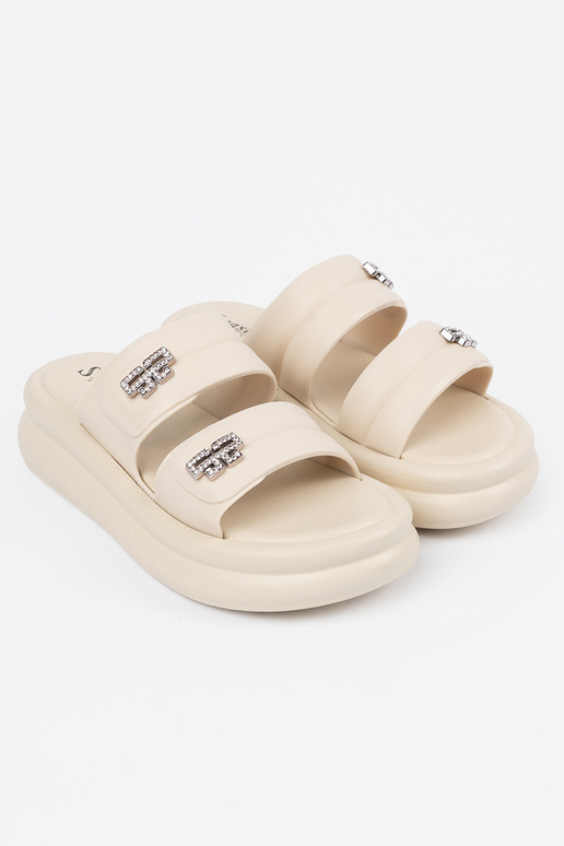 couleur ivoire Chaussons femmes avec... couleur ivoire Chaussons femmes avec...