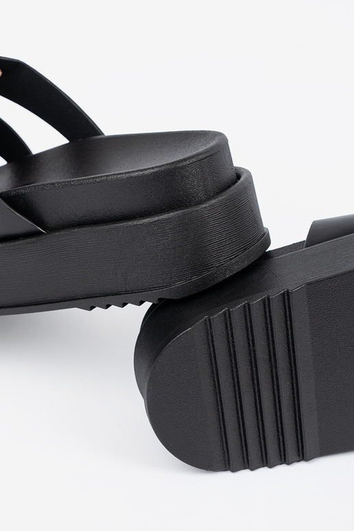 Chaussons femmes avec une plateforme...