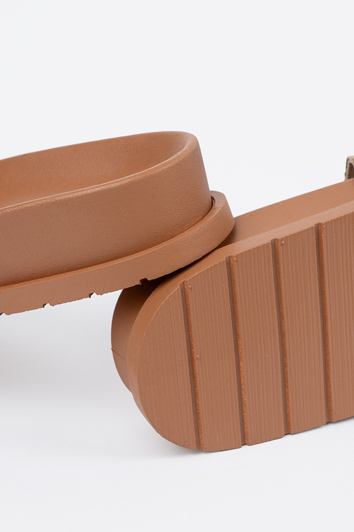 bruine kleur slippers ze zdobieniem bruine kleur slippers ze zdobieniem