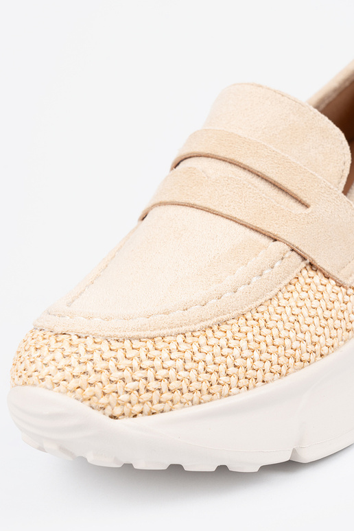 ivoor schoenen op een dikke zool ivoor schoenen op een dikke zool