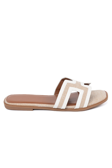 couleur blanche Chaussons...