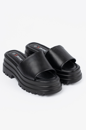 Chaussons avec une... 2