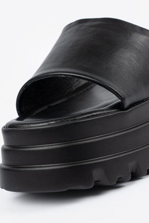 Chaussons avec une plateforme couleur... Chaussons avec une plateforme couleur...