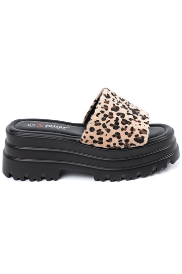 Chaussons avec une...