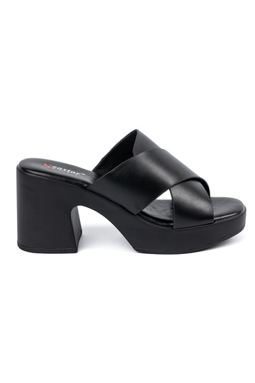 couleur noire Chaussons sur...