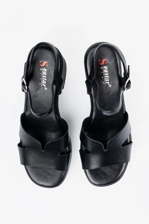 Schwarze Sandalen mit Absatz Schwarze Sandalen mit Absatz