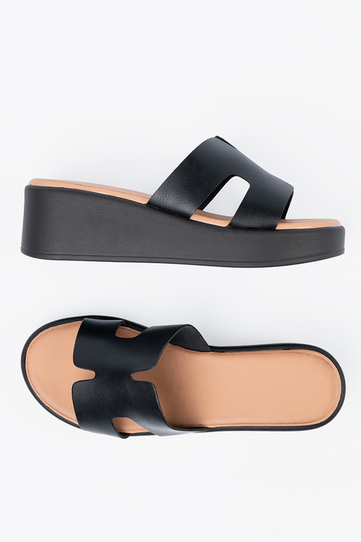 Zwarte dames slippers met platform Zwarte dames slippers met platform