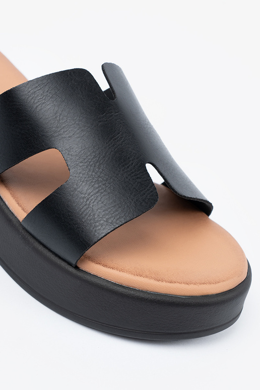 Zwarte dames slippers met platform Zwarte dames slippers met platform