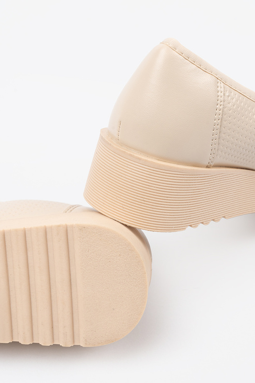 Wedge schoenen met decoratieve gesp Wedge schoenen met decoratieve gesp