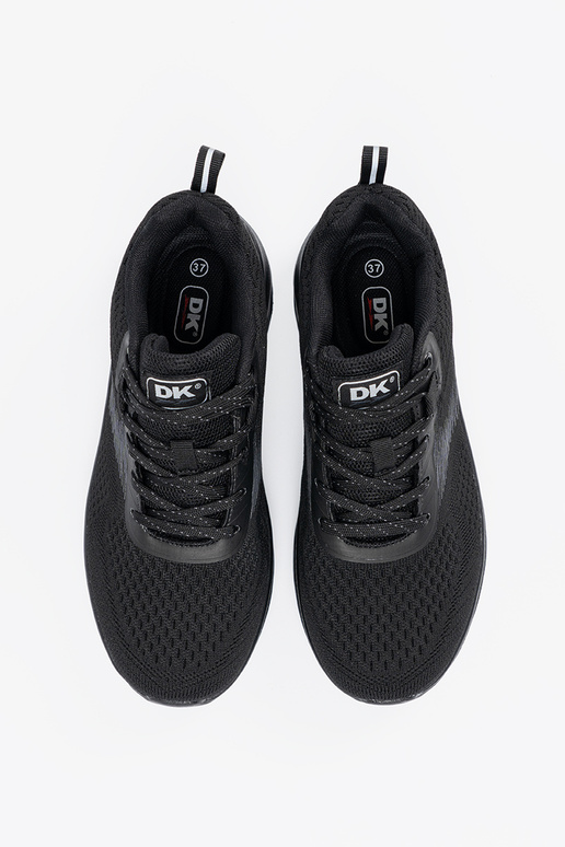 Sportieve schoenen met rode accenten DK