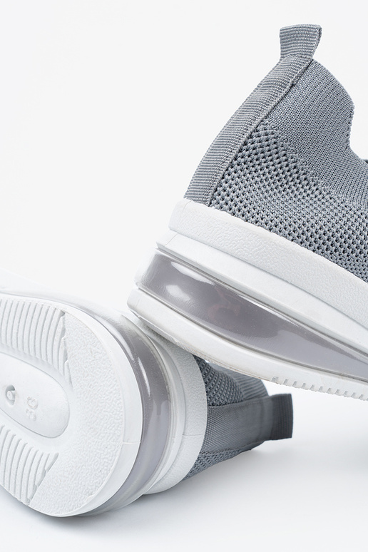 Baskets sport grises avec fermeture Baskets sport grises avec fermeture