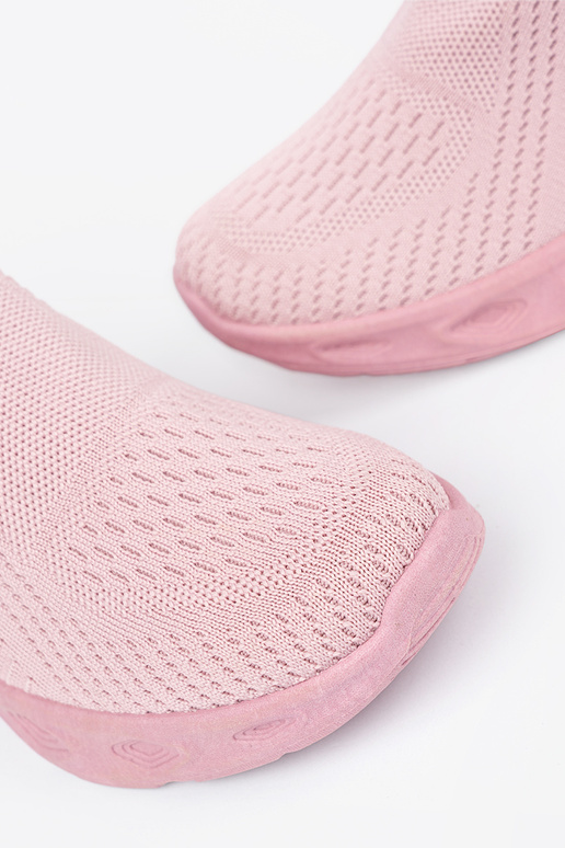 roze sportschoenen dames aantrekken