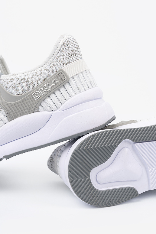Sportliche weiße-graue Schuhe Sportliche weiße-graue Schuhe