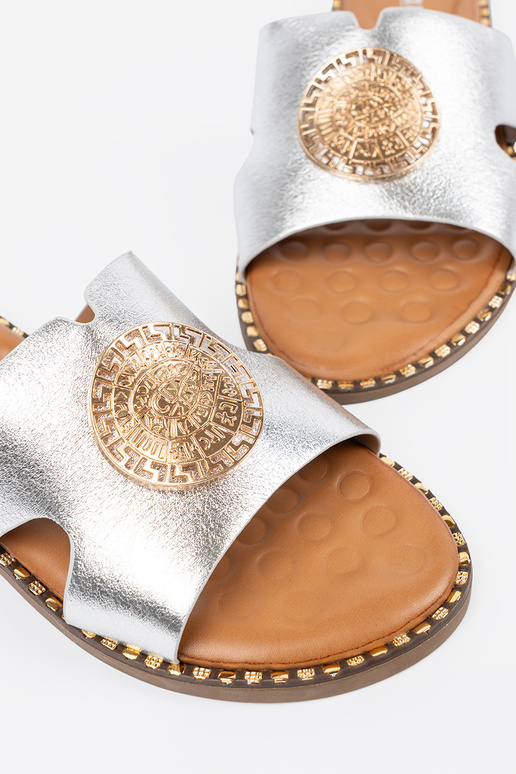 Chaussons argent avec bordure dorée Chaussons argent avec bordure dorée