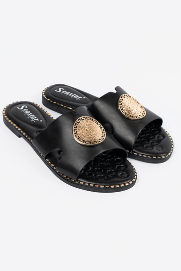 Chaussons couleur noire... 2