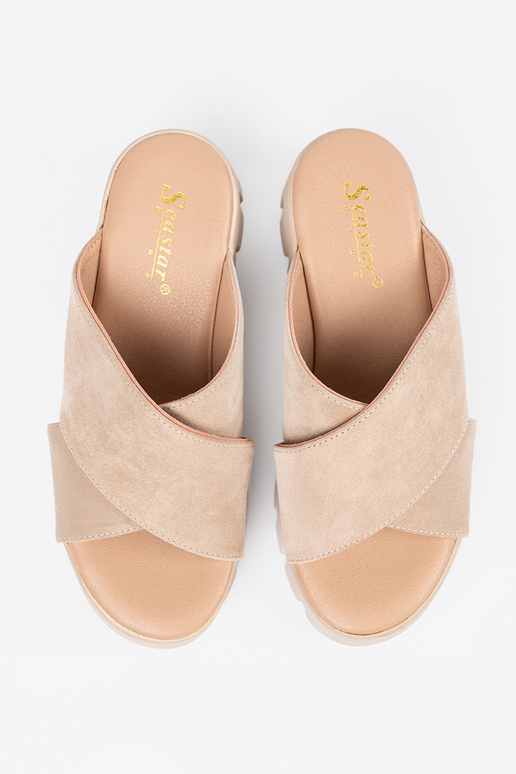 van suède slippers dames op een Inig...