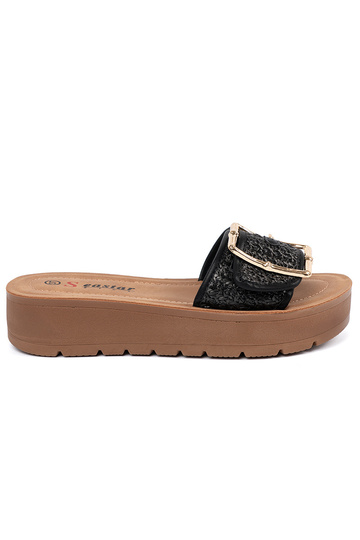 Chaussons noirs avec boucle...
