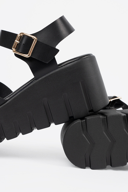 Chaussures noires avec haute plateforme Chaussures noires avec haute plateforme