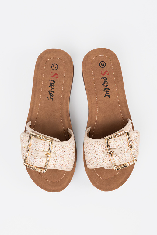 Pantoletten mit goldener Schnalle