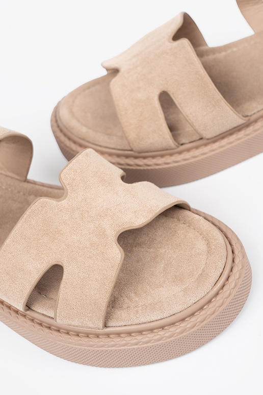 Beige schoenen met platform en... Beige schoenen met platform en...