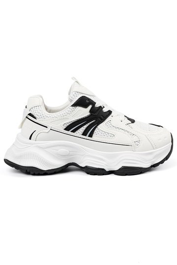 Weiße Sportschuhe auf...
