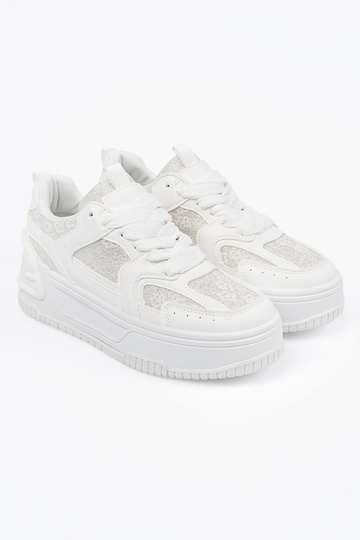 Witte sportieve schoenen... 2