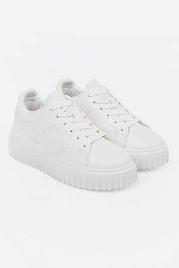 Witte kleur sportieve schoenen 2
