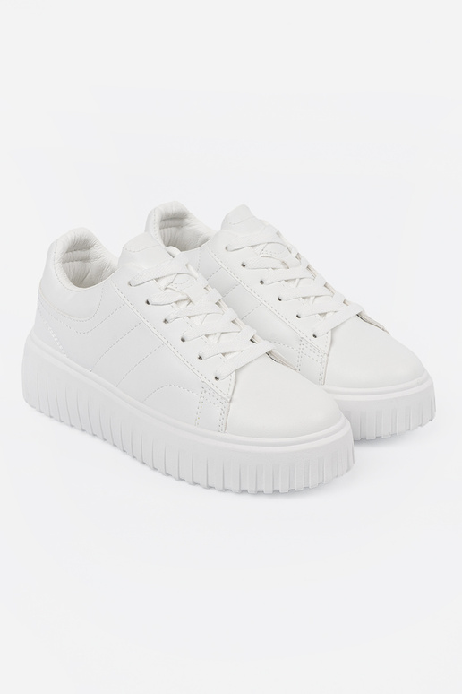 Witte kleur sportieve schoenen