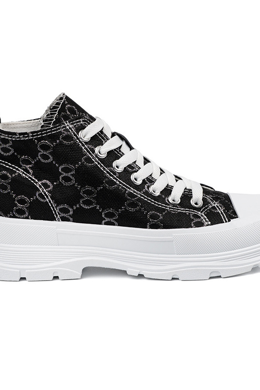 Schwarze Schuhe mit Schnürsenkeln und... Schwarze Schuhe mit Schnürsenkeln und...