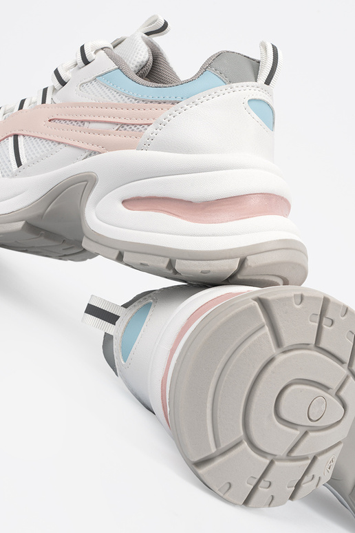 Pastelgekleurde dames sportschoenen... Pastelgekleurde dames sportschoenen...