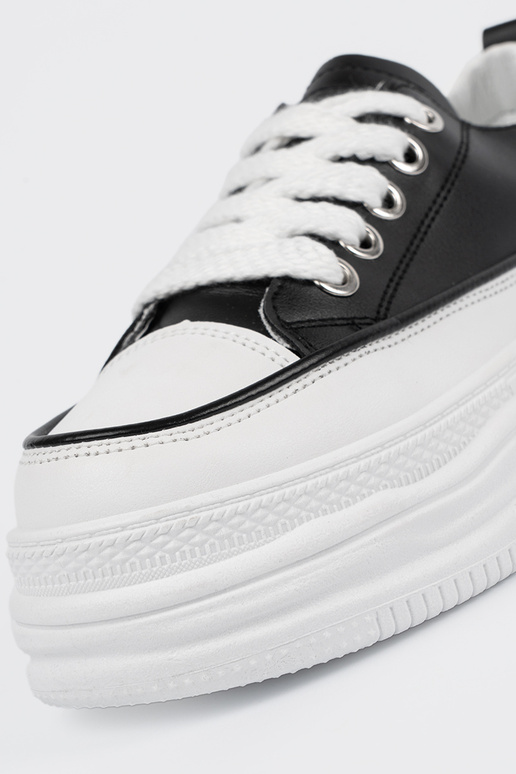 Zwart-witte casual schoenen met platform